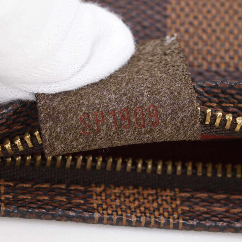 LOUIS VUITTON Authentic Brown Damier Canvas Pouch - Picture 15 of 15